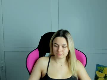 tayla_shy