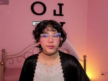 zoe_kisses