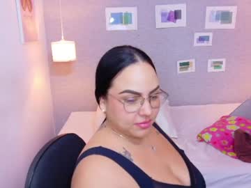 curvy_sexyvalen