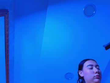 mia_bennett__