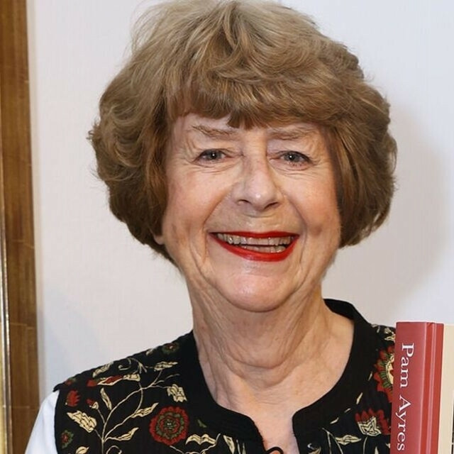 Oldslut with red lipstick — 40