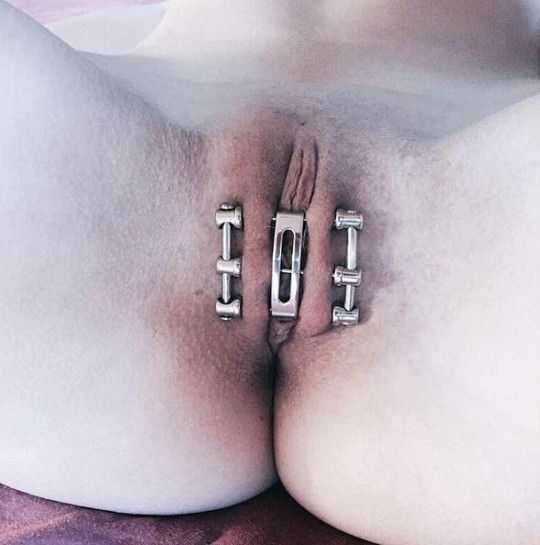 Piercings tattoos and complements — 13