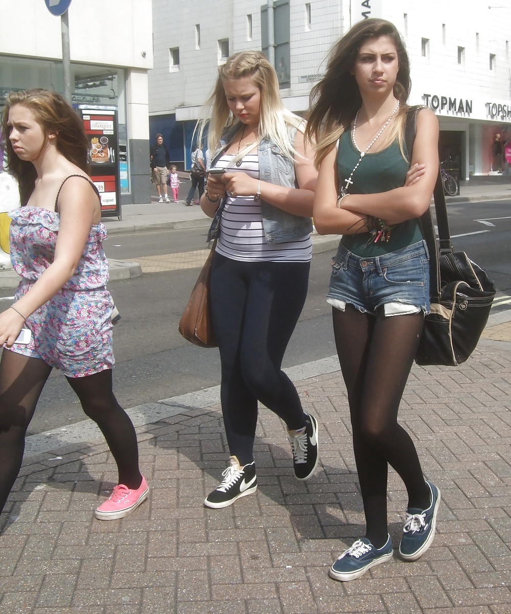 Street/public pantyhose 02 — 16