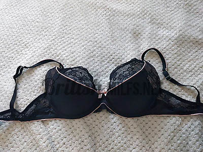 British milf makes a mess of her her own knickers — 35