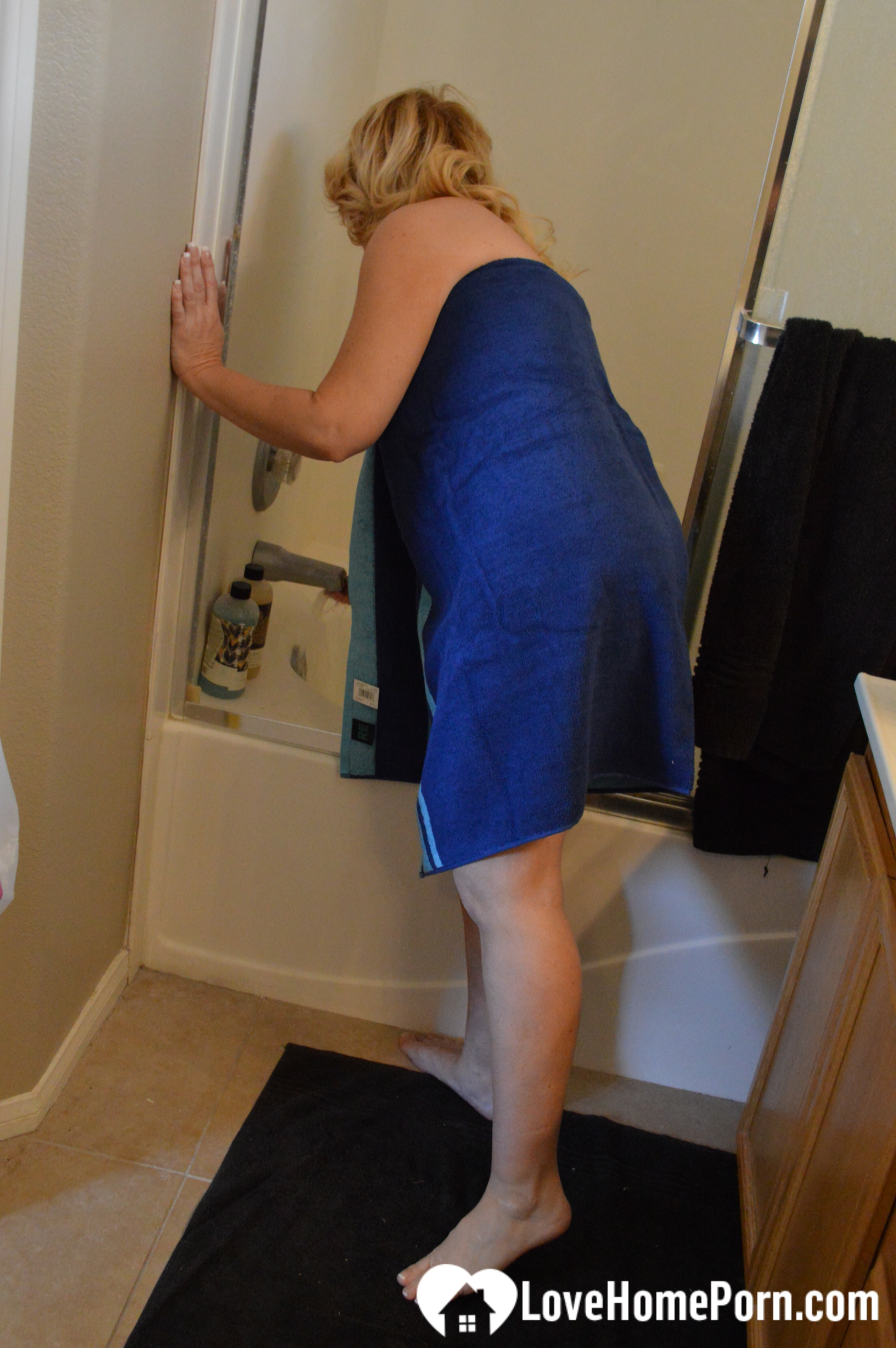 Mature lady still knows how to seduce — 55