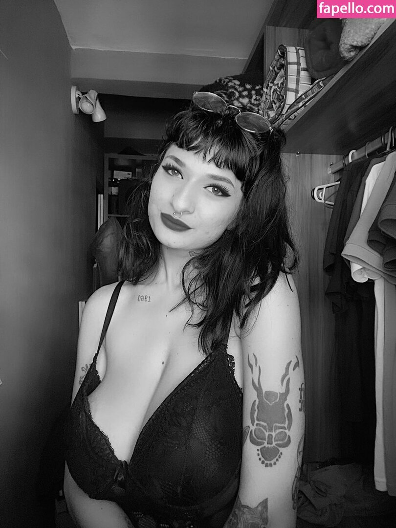 goth slut with huge saggy tits — 25