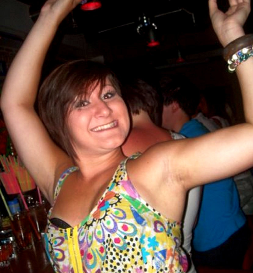 British UK girls showing sexy shaven armpits — 18