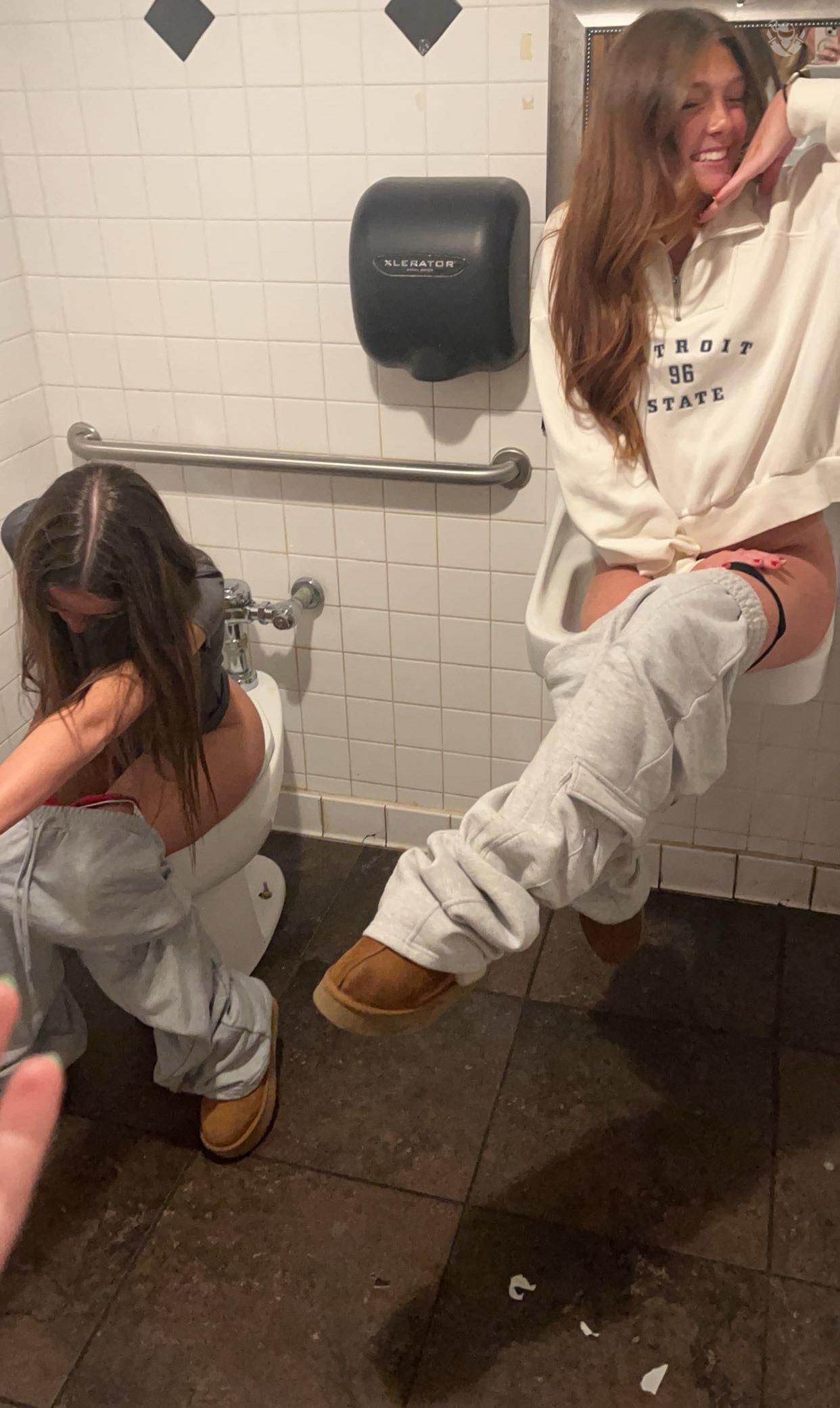 Lesbian/GirlS — 7